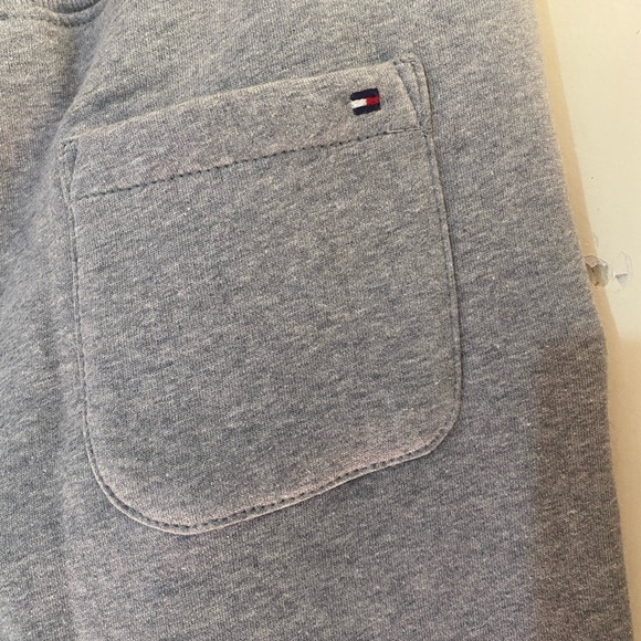 ⭕️sold⭕️Tommy Hilfiger Kids Heavy Fleece Track Pant in Grey Color - Picture 4 of 8